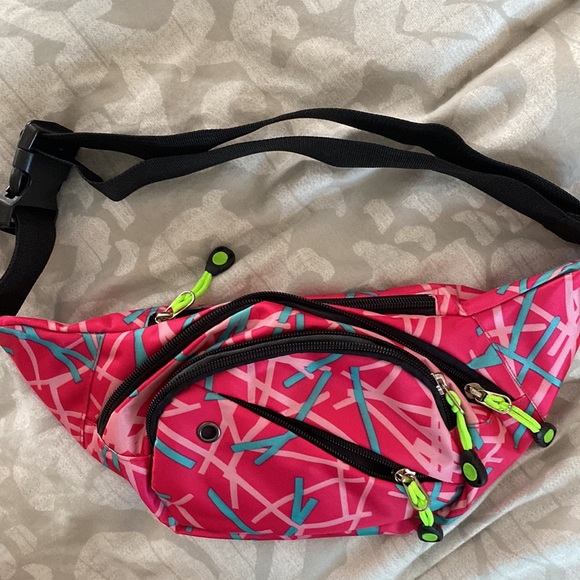 1980’s style retro “fanny pack”. - Picture 5 of 5